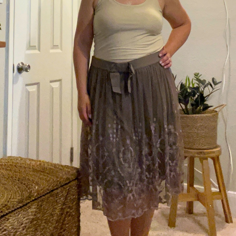 ANNE MICHAEL neutral lace skirt Sz L